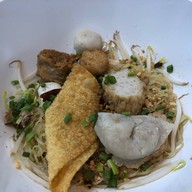 ไฮเช็งก๋วยเตี๋ยวลูกชิ้นปลา พระยาสุเรนทร์(รามอินทรา109)