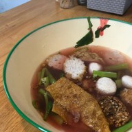 ไฮเช็งก๋วยเตี๋ยวลูกชิ้นปลา พระยาสุเรนทร์(รามอินทรา109)