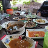 ส้มตำคลาสสิค The Beatles Station