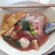 เมนูของร้าน ไม้ ก๋วยเตี๋ยวปลา ต้มเลือดหมู