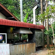 หน้าร้าน ไก่ย่างปรีชา ปลาเผา