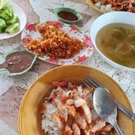 เมนูของร้าน หมูทอด นายเบียร์