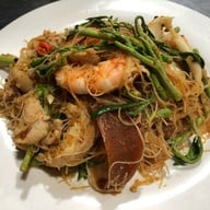 เมนูของร้าน ฉอเล้ง หมี่กระเฉดตลาดพลู ตลาดพลู