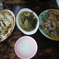 ข้าวต้ม 1 บาท โก้เสริฐ