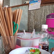 ขนมจีนน้ำเงี้ยวป้านวล ตลาดแม่จัน