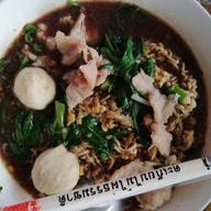 ป้าน้อยข้าวราดแกง