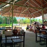 บรรยากาศ ผัดไทอิงธารา