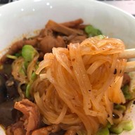 ก๋วยเตี๋ยวไก่ตุ๋นแม่วารีย์ ท่าเรือ