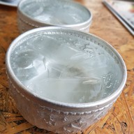 บรรยากาศ ร้านส้มตำผู้ชายขายหอย นครอินทร์