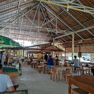 บรรยากาศ ผัดไทอิงธารา