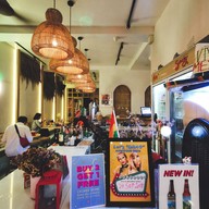 บรรยากาศ Saucey Chicken and Beer Bomb