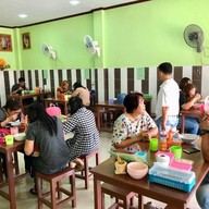 ก๋วยเตี๋ยวไก่ตุ๋นแม่วารีย์ ท่าเรือ