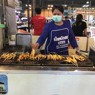 บรรยากาศ รุ่งเจริญทรัพย์ หมึก สด ย่าง