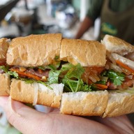 ข้าวจี่ปาเต้ สี่แยกตลาดหมู