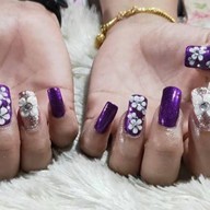 คุณหมวย เล็บสวย