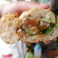 ข้าวจี่ปาเต้ สี่แยกตลาดหมู