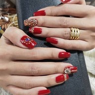 คุณหมวย เล็บสวย