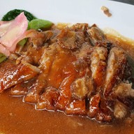 นายหมูเป็ดย่างไร้เทียมทาน