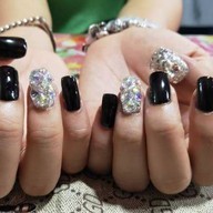 คุณหมวย เล็บสวย