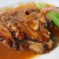 นายหมูเป็ดย่างไร้เทียมทาน