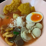 ก๋วยเตี๋ยวเที่ยงตรง