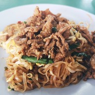 เมนูของร้าน ยายรวมกับตาช่วยผัดหมี่โคราช