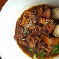 เมนูของร้าน ก๋วยเตี๋ยวจูงนาง