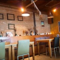 บรรยากาศ E.A.T. @ Khaoyai Bar & Bistro