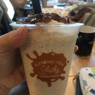 เมนูของร้าน Own Your Own Fresh The EmQuartier