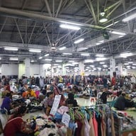 ตลาดนัดพันธุ์ทิพย์