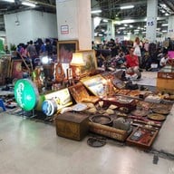 ตลาดนัดพันธุ์ทิพย์