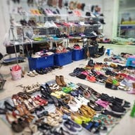 ตลาดนัดพันธุ์ทิพย์