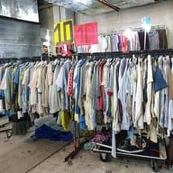 ตลาดนัดพันธุ์ทิพย์