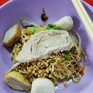 เมนูของร้าน ก๋วยเตี๋ยวลูกชิ้นปลาเจ๊ปุ๊ย ห้าแยกพลับพลาชัย (ลูกชิ้นปลา ทำเอง) #VALUE!