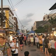 บรรยากาศ ถนนคนเดินวัวลาย เชียงใหม่