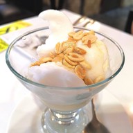 เมนูของร้าน Yum Saap มาบุญครอง