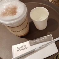 เมนูของร้าน Coffee World  centralwOrld