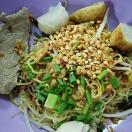 เมนูของร้าน ก๋วยเตี๋ยวลูกชิ้นปลาเจ๊ปุ๊ย ห้าแยกพลับพลาชัย (ลูกชิ้นปลา ทำเอง) #VALUE!