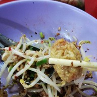 เมนูของร้าน ก๋วยเตี๋ยวลูกชิ้นปลาเจ๊ปุ๊ย ห้าแยกพลับพลาชัย (ลูกชิ้นปลา ทำเอง) #VALUE!