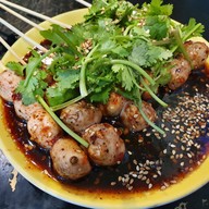 เมนูของร้าน ก๋วยเตี๋ยวรถตู้โกชาติ
