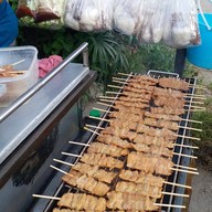 หมูปิ้งจิ้มแจ่ว ( ข้างปั้ม )