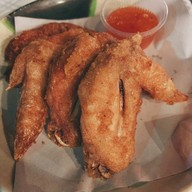 เล้งเลียบด่วน กะเพราถาด (ตลาดเลียบด่วน)