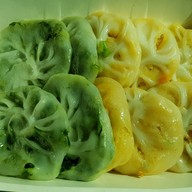 เมนูของร้าน ขนมกุยช่ายหมู่บ้านเศรษฐกิจ ปากซอยเศรษฐกิจ 19