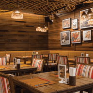 บรรยากาศ Red Chopsticks, Central Patong