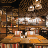 บรรยากาศ Red Chopsticks, Central Patong