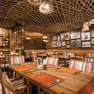 บรรยากาศ Red Chopsticks, Central Patong