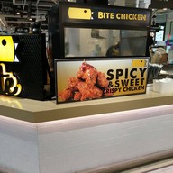 หน้าร้าน Bite Chicken เซ็นทรัลพลาซ่าแจ้งวัฒนะ