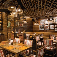 บรรยากาศ Red Chopsticks, Central Patong