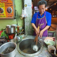 ชัยทิพย์ ถนนสมเด็จพระเจ้าตากสิน