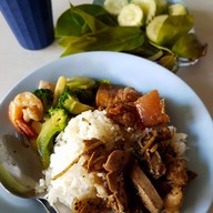 ข้าวราดแกงจี้ฮั้ว